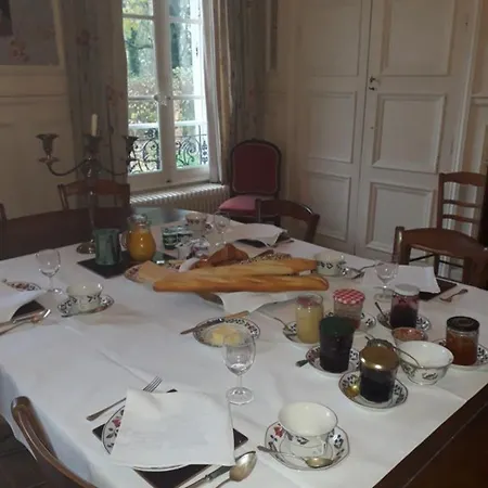 Chambres D'hotes Chateau De La Puisaye 3*