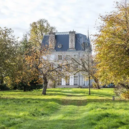 Chambres D'hotes Chateau De La Puisaye Bed & Breakfast 3*