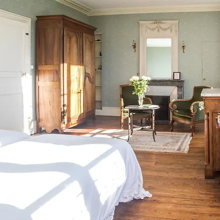 Chambres D'hotes Chateau De La Puisaye 3*