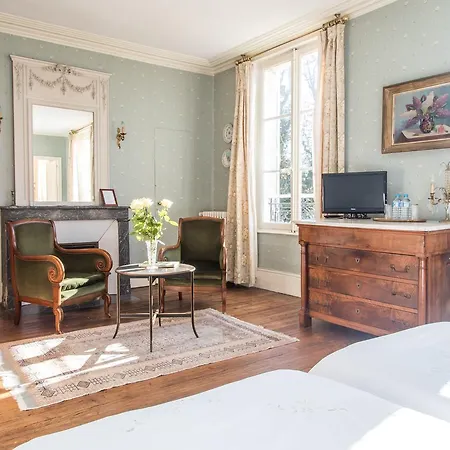 Bed & Breakfast Chambres D'hotes Chateau De La Puisaye 3*