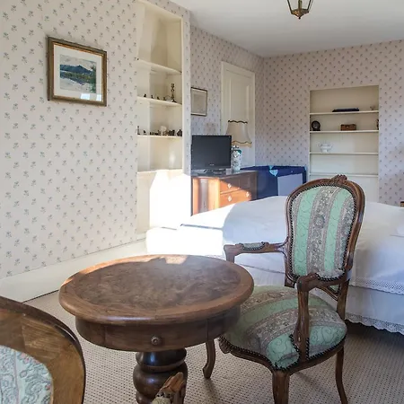 Chambres D'hotes Chateau De La Puisaye Bed & Breakfast