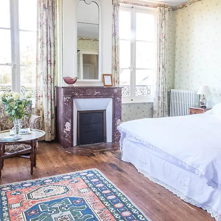 Chambres D'hotes Chateau De La Puisaye 3*
